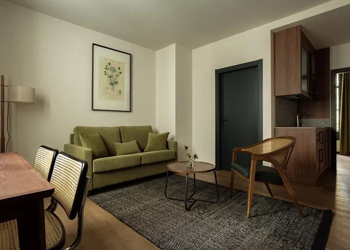 Batimont Suites & Apartments